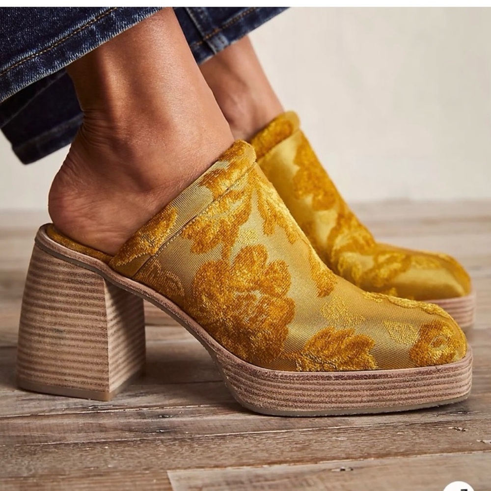 FREE PEOPLE Ruby Platform Mules NEW - image 1